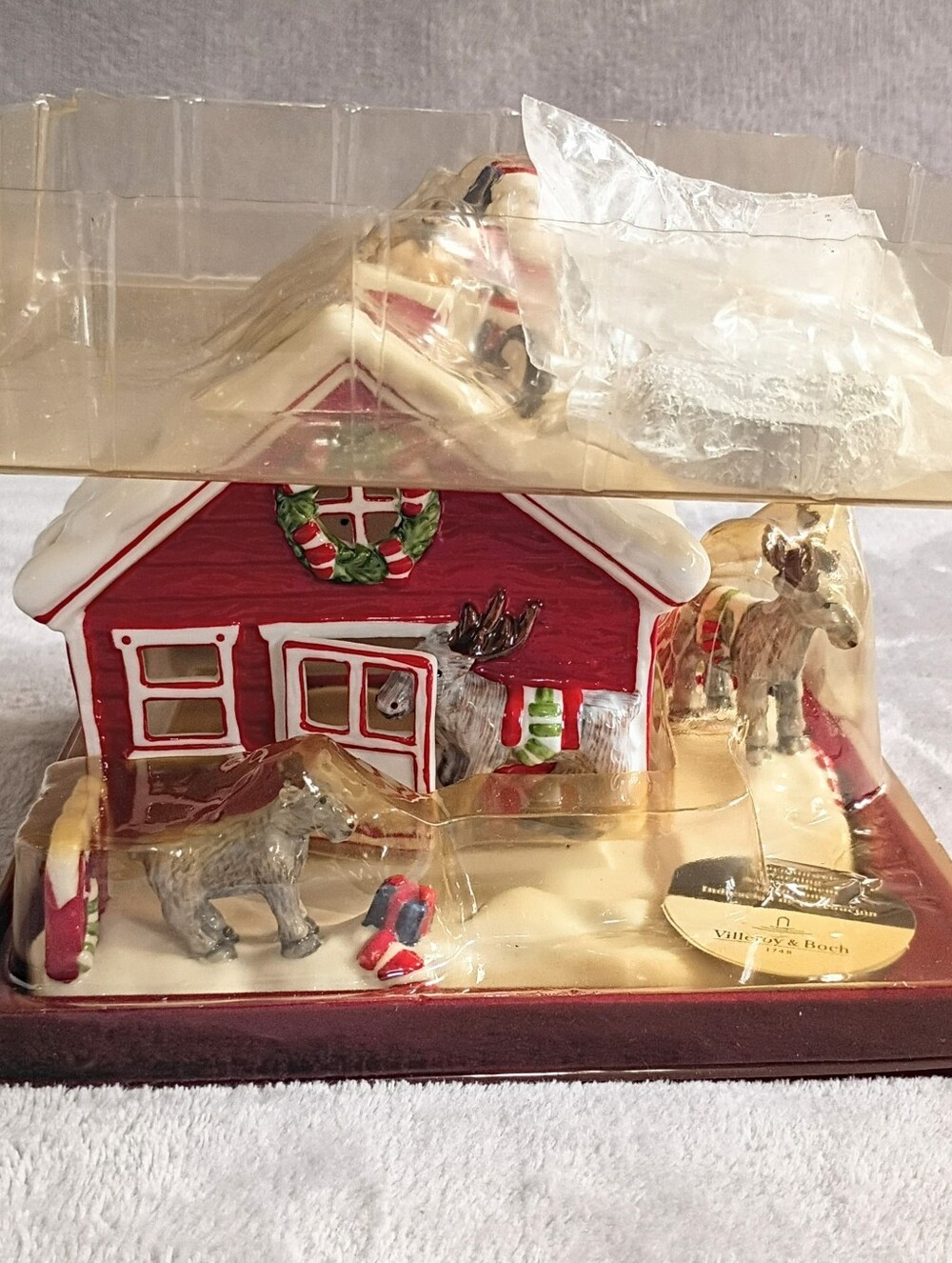 Vintage NIOB Villeroy & Boch Santa's Decolights North Pole Reindeer Barn